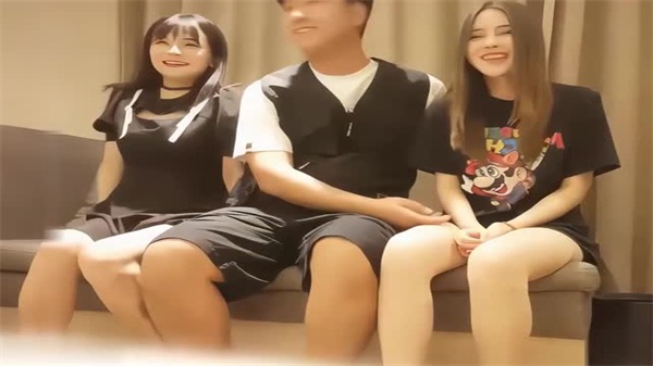 双飞苏杭白皙女神！小宝寻花狂干嫩穴内射爆浆