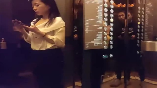 极品22岁小秋酒店开房，探花狂干嫩逼狂飙白浆，彻底沦陷！