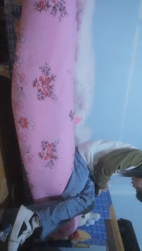 红灯区快餐妹无套内射紧逼！特写骚穴扶鸡巴猛操后入深插