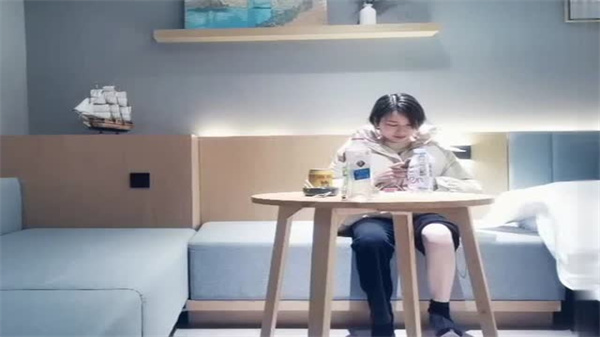 文轩探花：绝美清纯校花，浅笑勾魂被干到娇喘喷水高潮