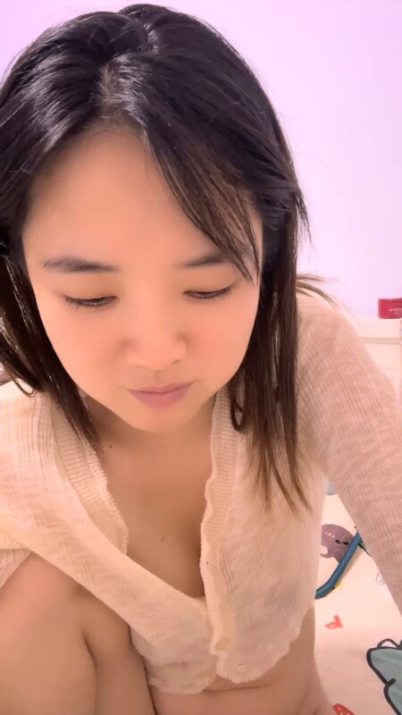 安徽良家爆乳少妇海棠月色!表面腼腆私下超骚,黑丝家中自拍偷情实录,刺激到腿软!